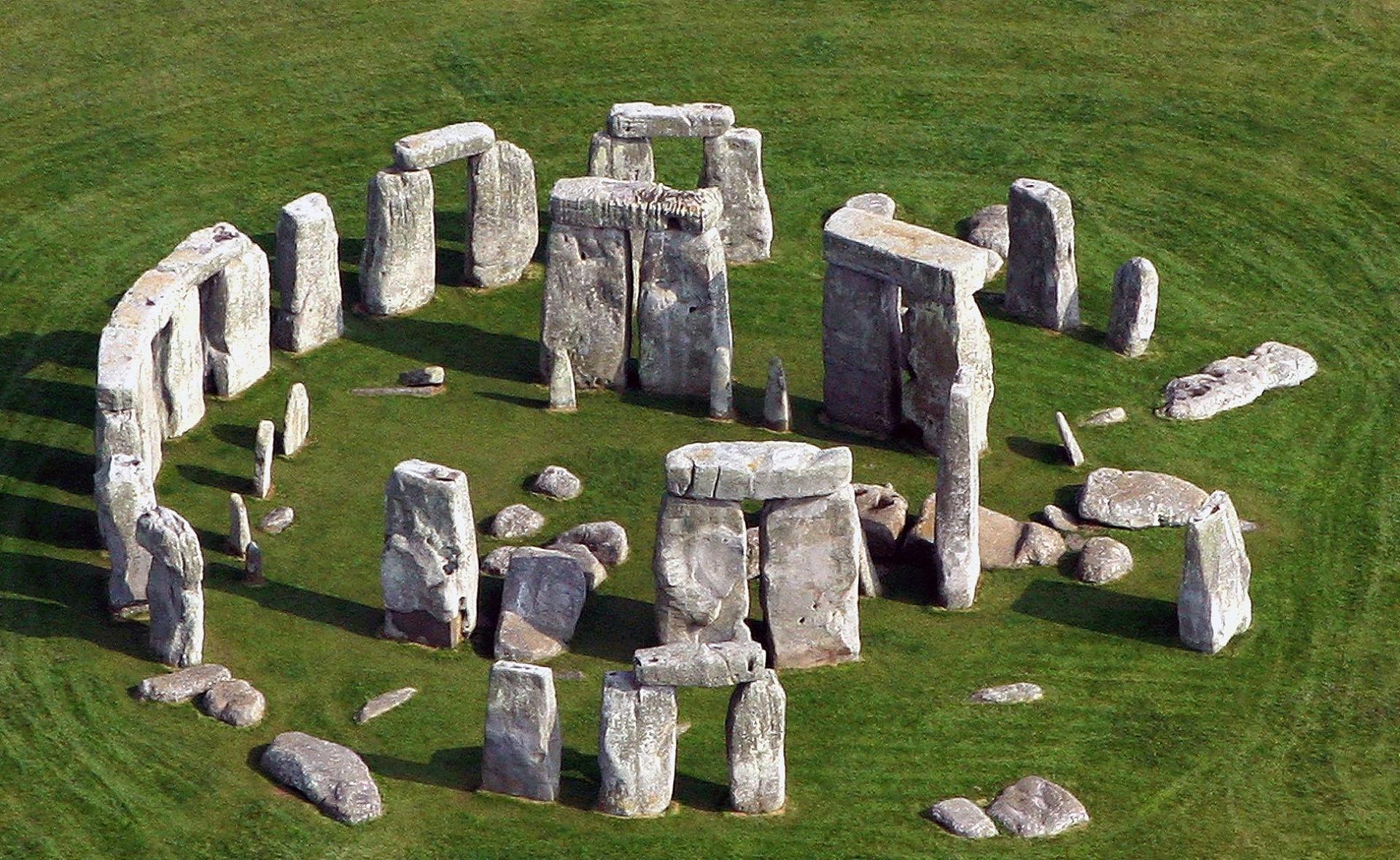 Stonehenge, Wiltshire (c) Dave White