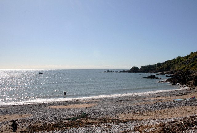The cockle-strewn beach at Pwlldu © Visit Swansea Bay