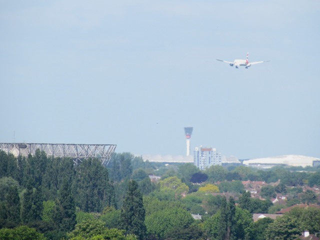 Plane landing at Heathrow