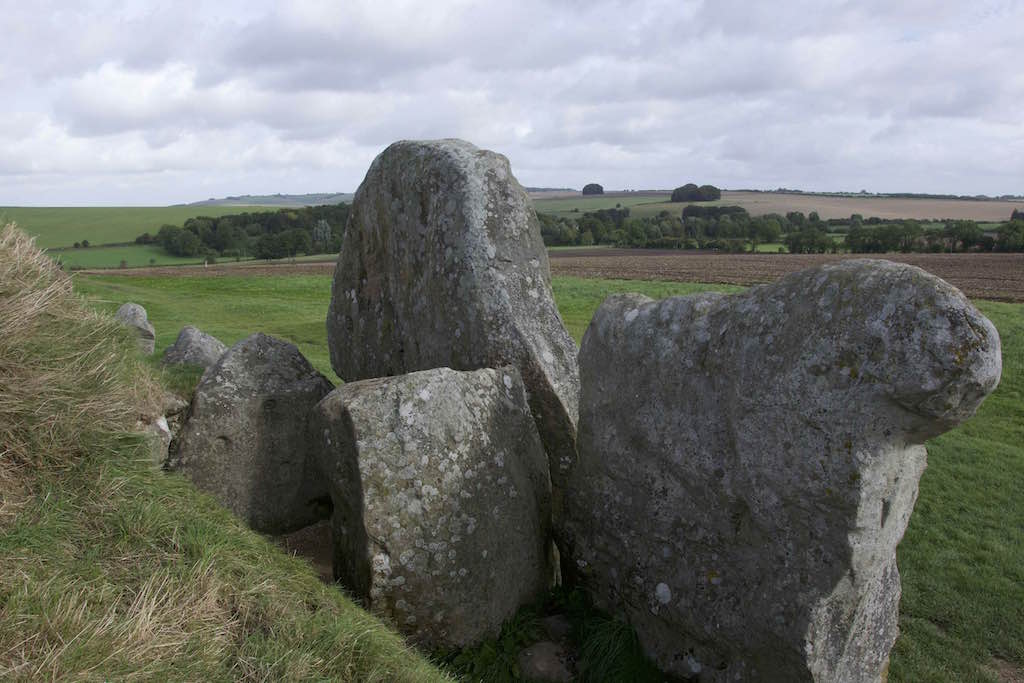 Blocking stones at the entrance © Mary-Ann Ochota